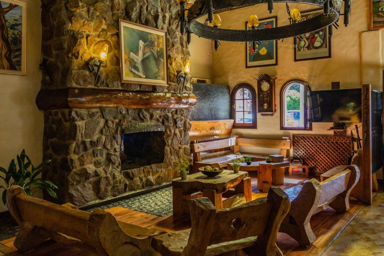 Hosteria La Posta Del Cazador San Martin de los Andes Exterior photo